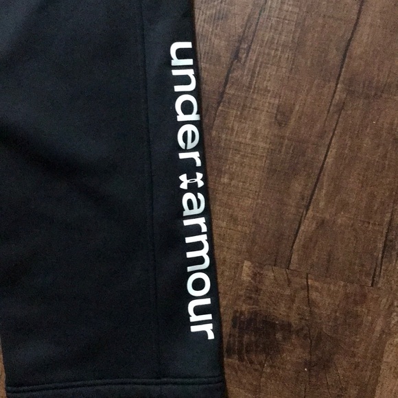 UA pants - Picture 3 of 6